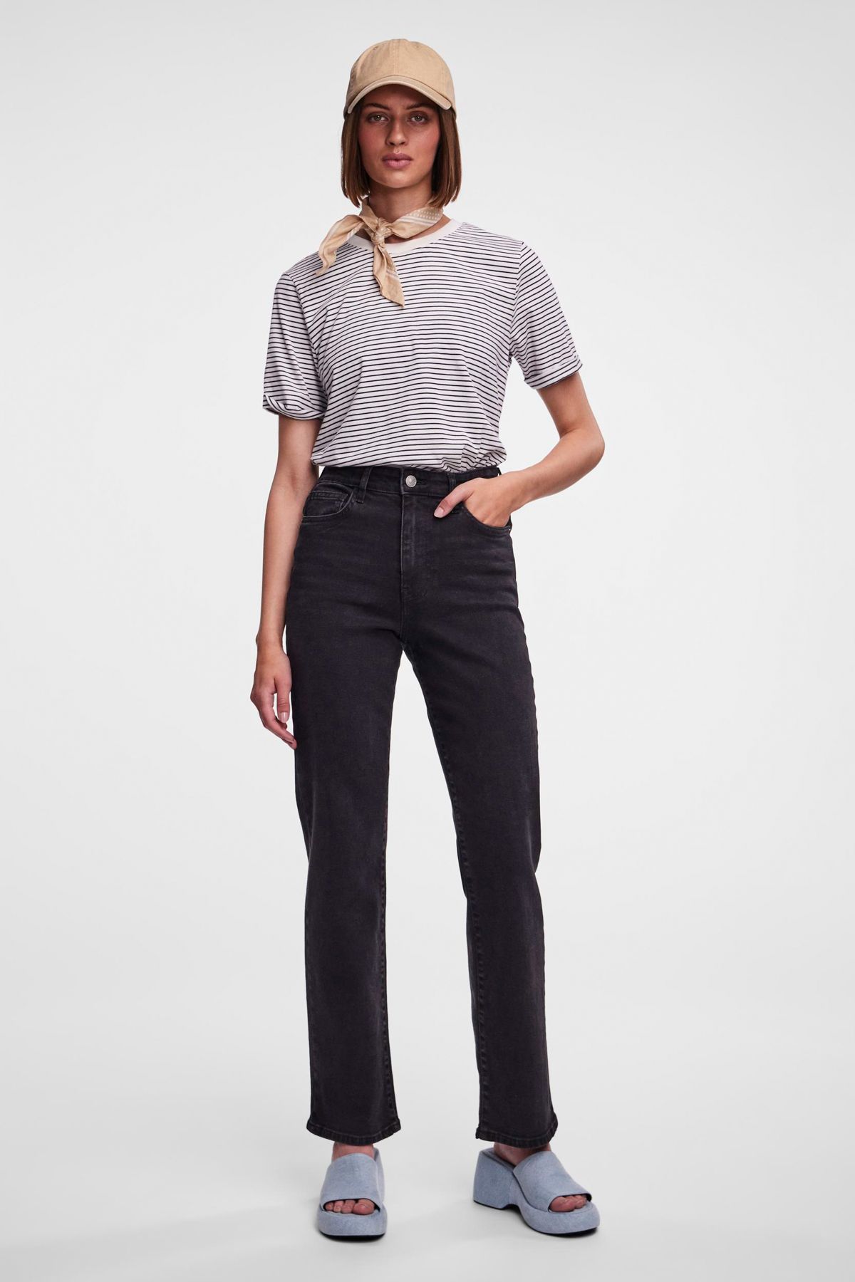 PIECES Pckelly Hw Proste Jeansy Bl102 Noos Kobieta - 26/32
