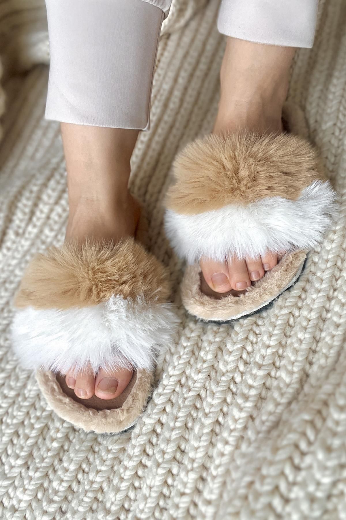 Women's discount furry sandals