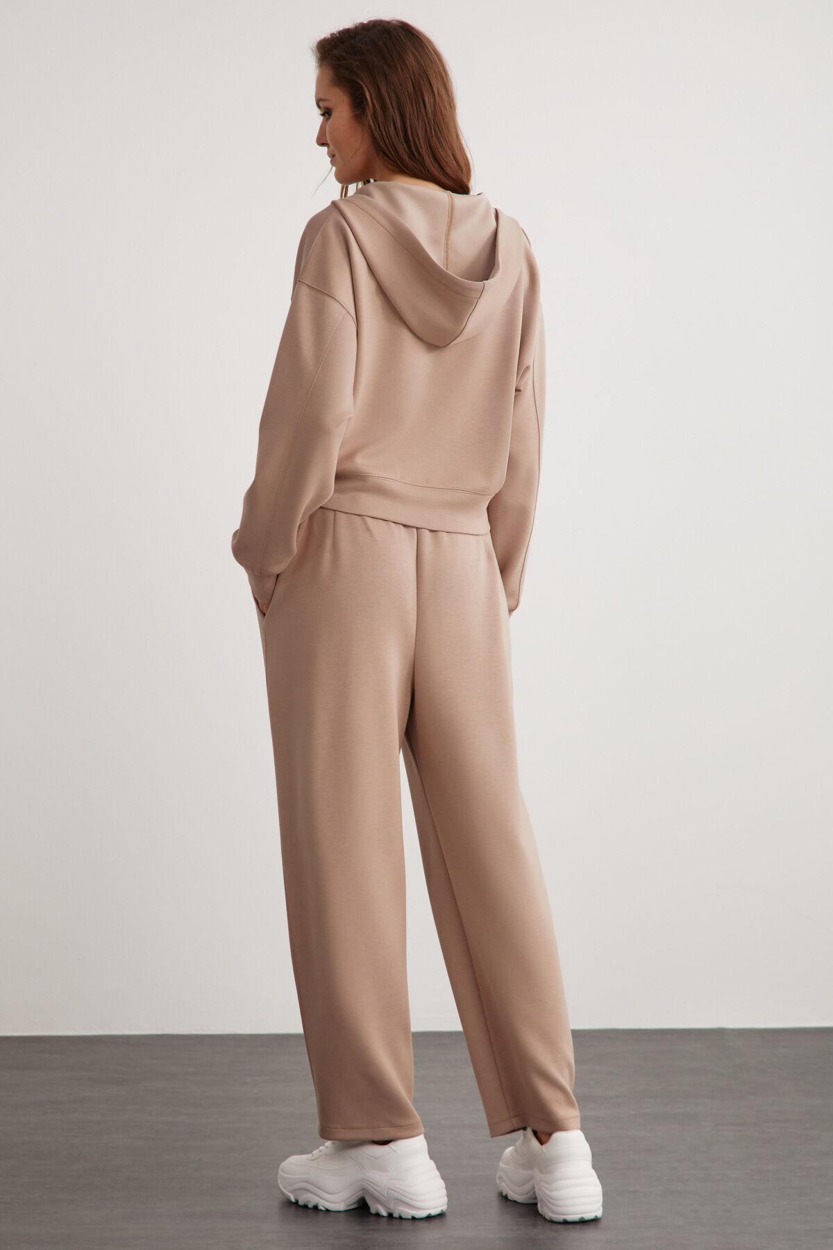 GRIMELANGE  Jıll Kadın Relaxed Fit Rahat Kalıp Kapüşonlu Fermuarlı Premium Kumaş Örme Crop Vizon Sweatshirt - Görsel 5