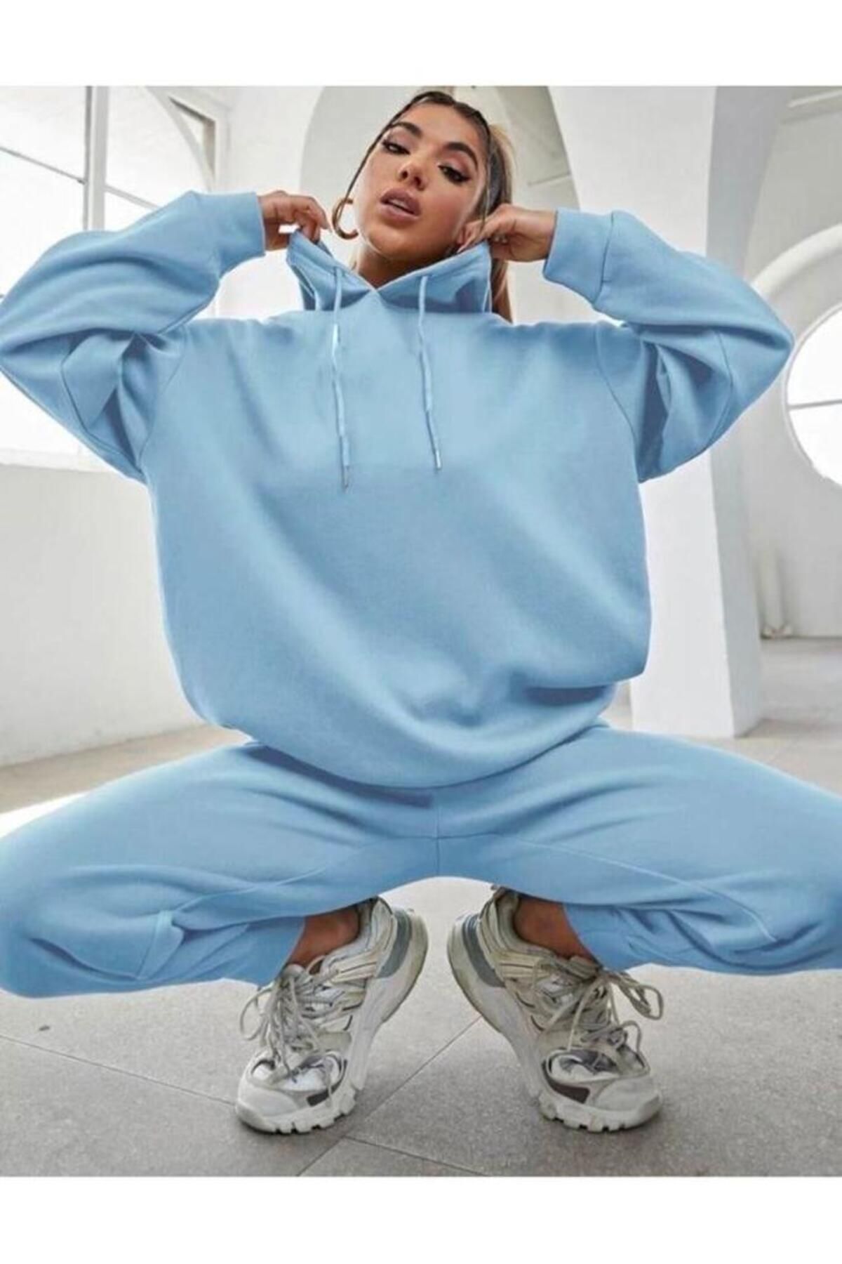 Light blue discount sweatpants and sweatshirt
