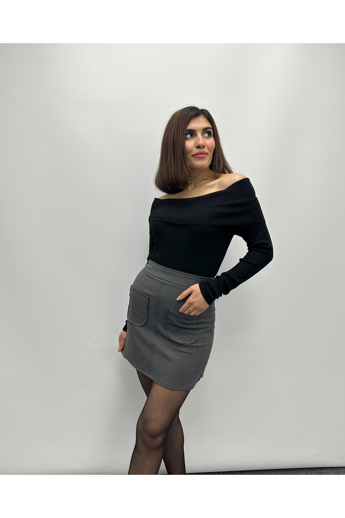 Kadın Siyah Madonna Yaka Fitilli Triko Kazak