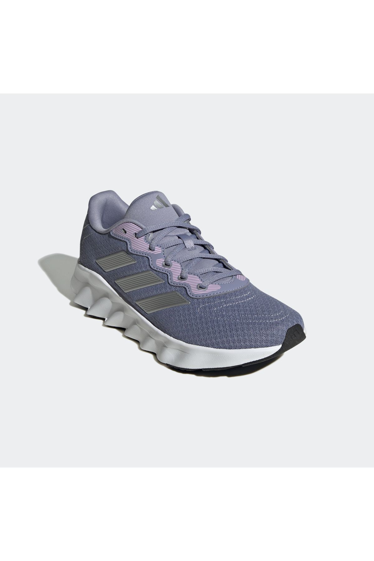 کفش دو و تمرین نقرهای زنانه id8332 حرکت w اورجینال adidas