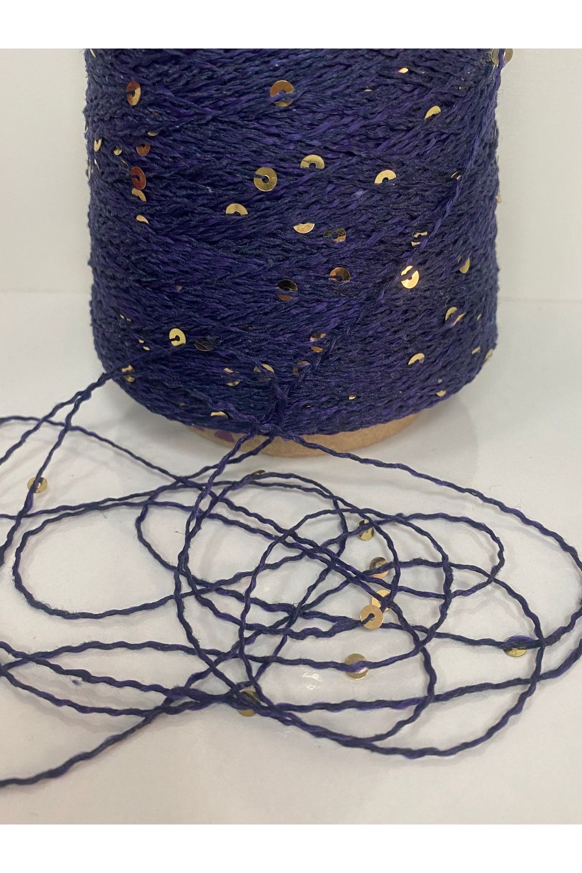 göçer-Navy blue 1.5 polyester 4 nm visual net with gold sequins 200 g 2