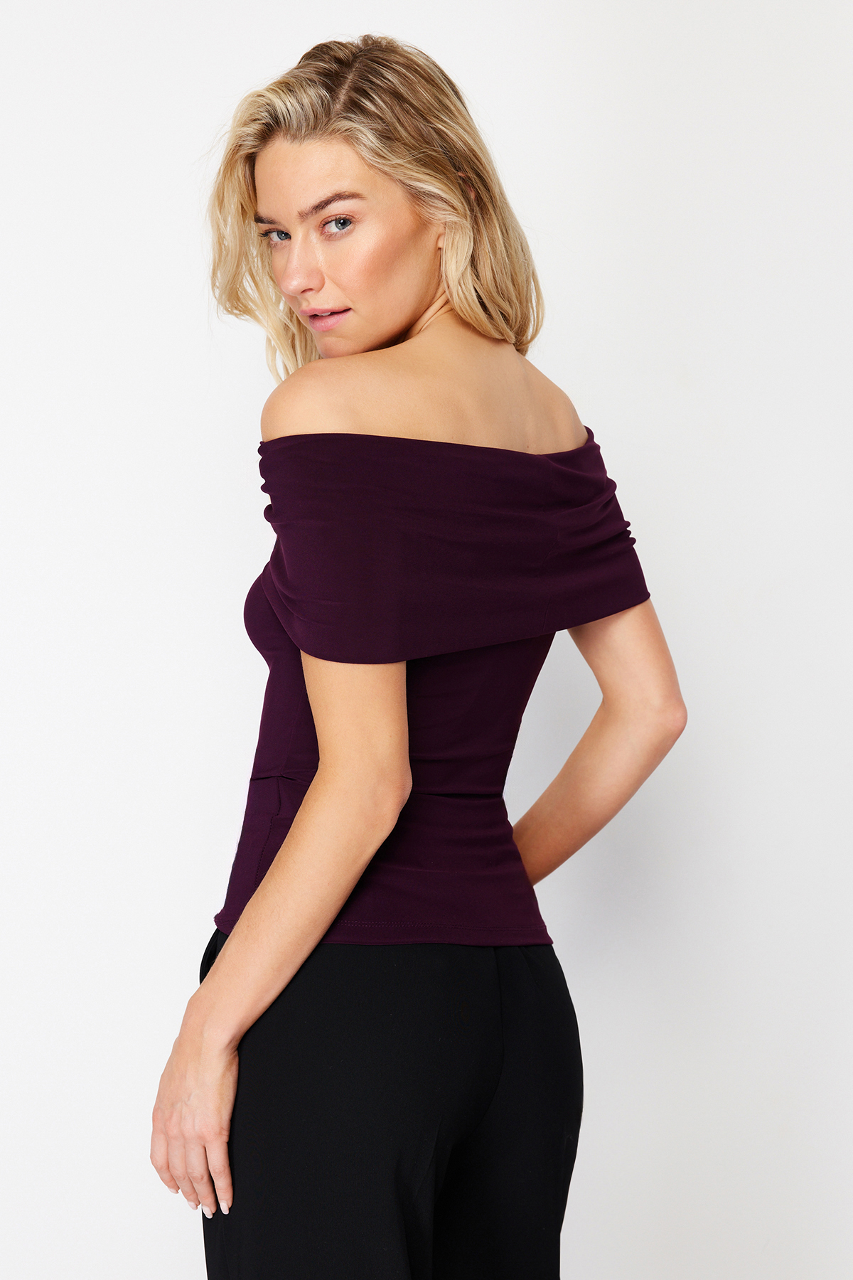 bluza-otvorena-ramena-purple