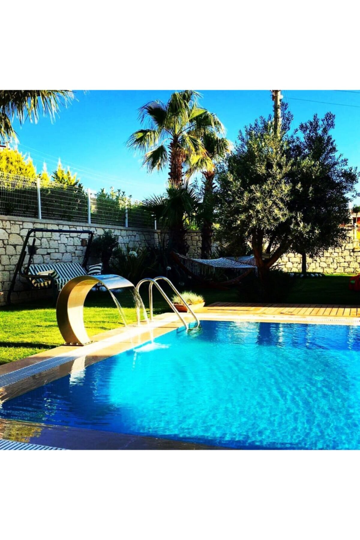 Havuz Kenarı Su Perdesi Havuz Başı Cobra Şelale 600x500 Piyasa Tarzı