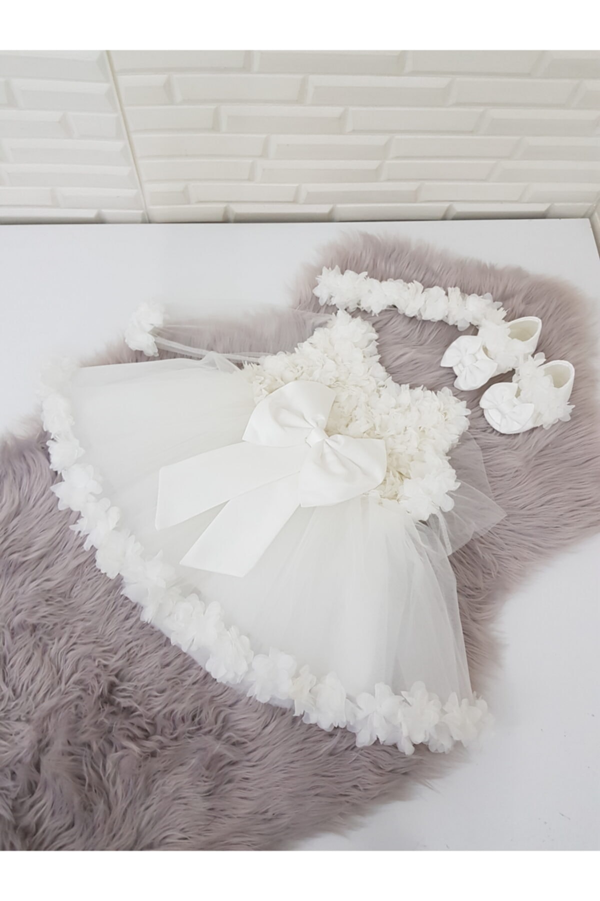 Almira Tasarım Beyaz Çiçekli Elbise Seti fotoğrafı 2 (önizleme)