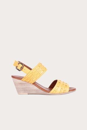 Kadın Sarı Deri Dolgu Topuklu Sandalet 01WQ7900