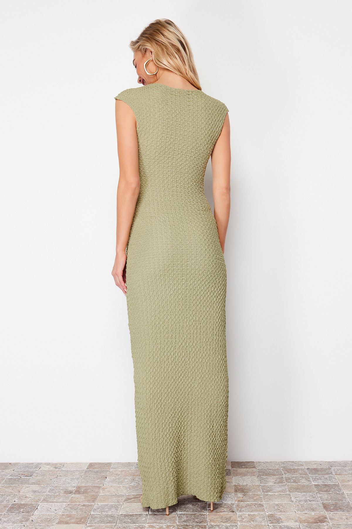 Trendyol Collection-Rochie midi tip creion, tricotată elastică, cu mâneci lunare, cu țesătură texturată kaki TWOSS24EL00103 7
