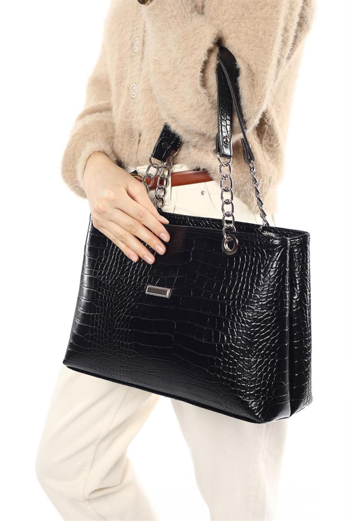 Madamra Black Crocodile Women s Large Quilted Chain Bag Trendyol