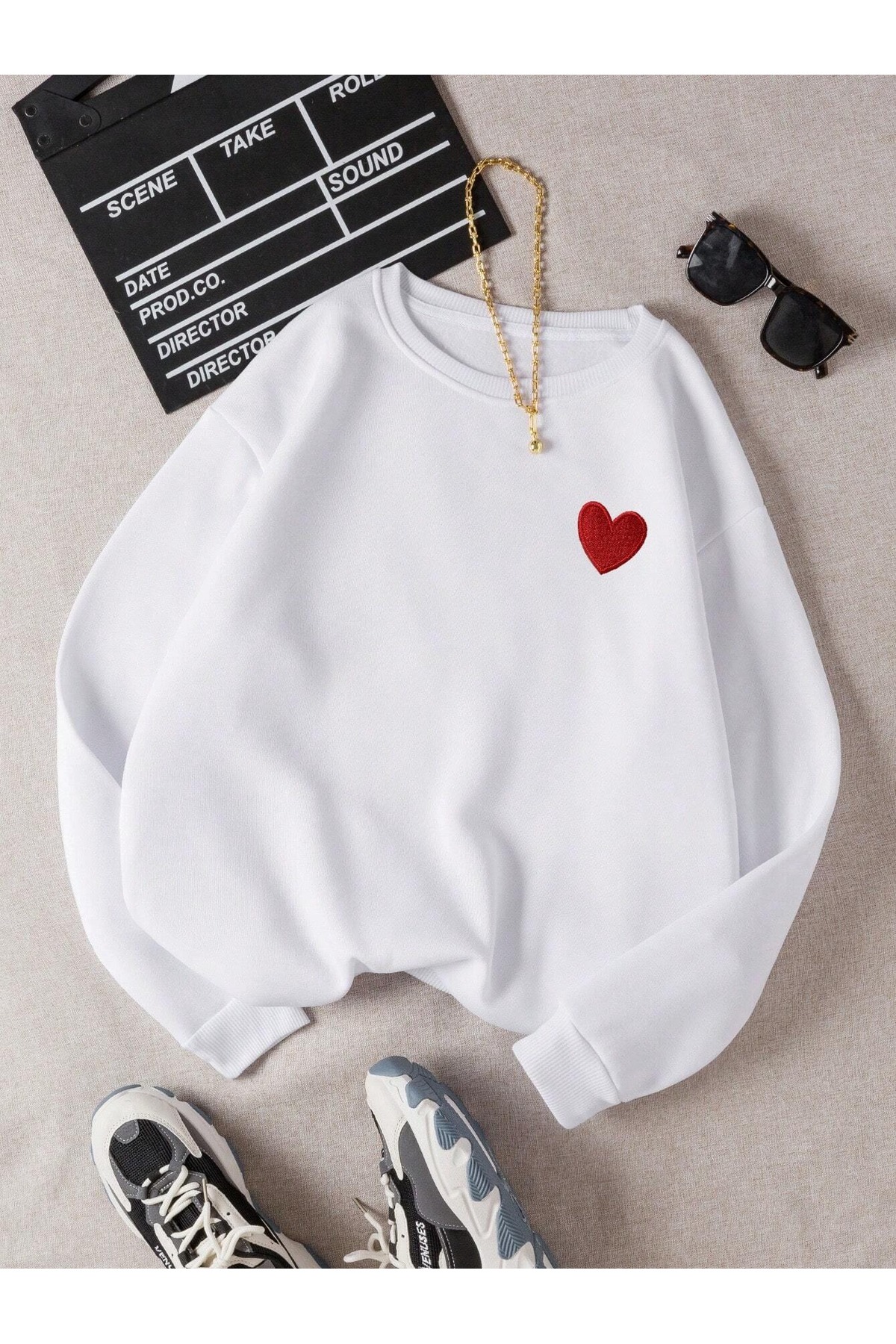 Women's White Small Heart Printed Oversized Crew Neck Sweatshirt