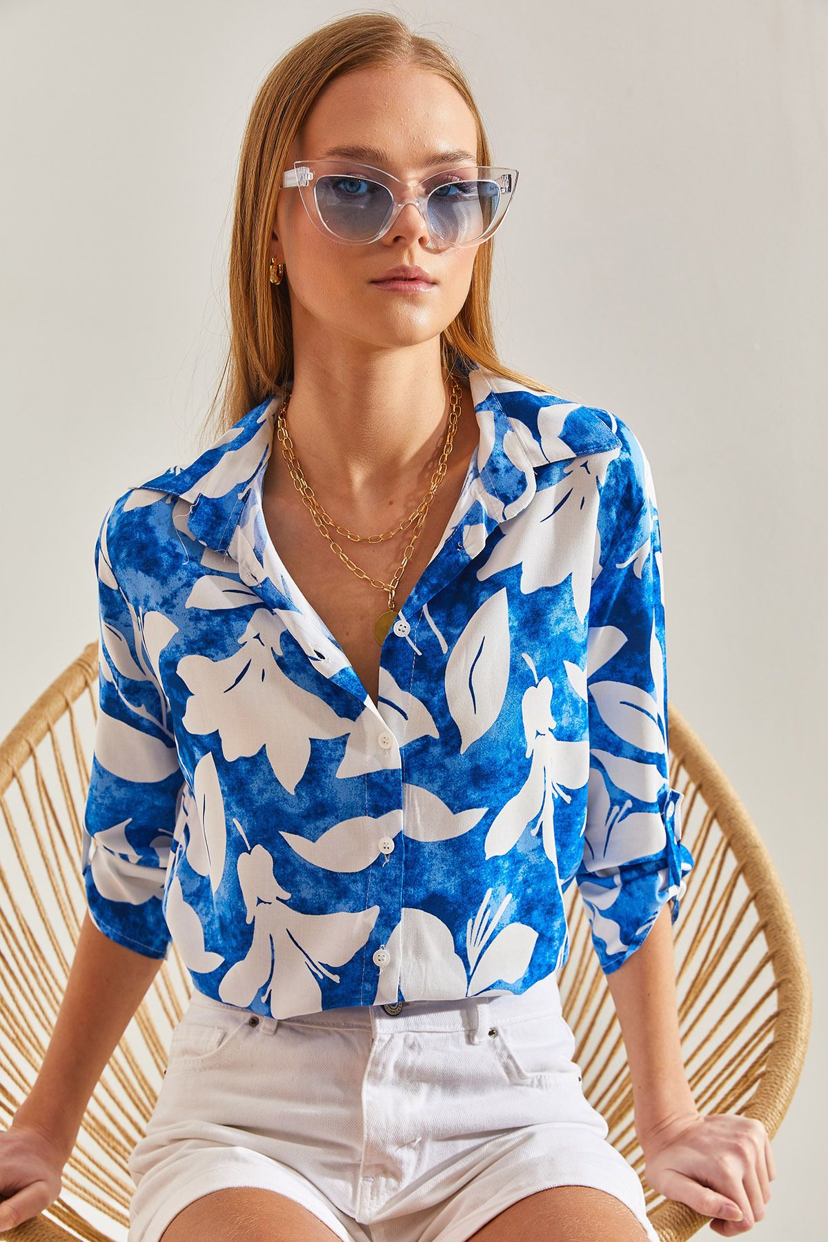 complete the look image