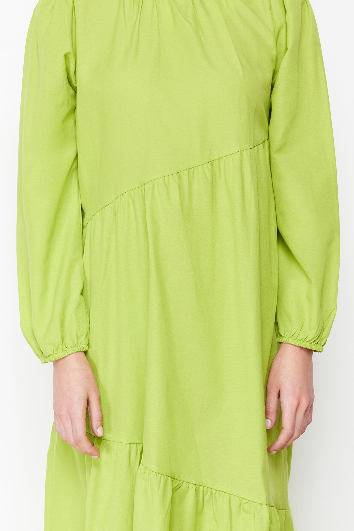 Trendyol Modest-فستان منسوج من القطن ذو قصة واسعة باللون الأخضر الزيتي TCTSS21EL3470 5