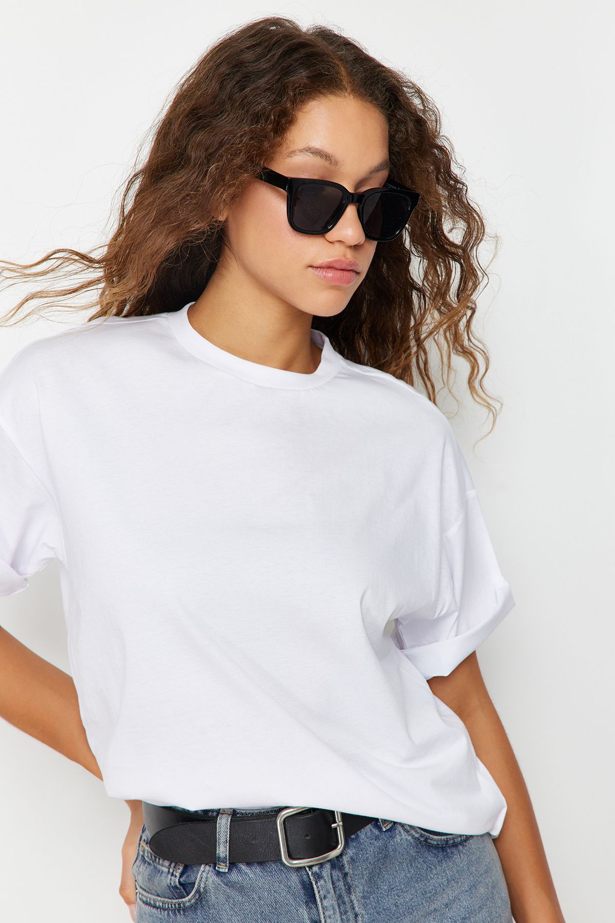 Trendyol Collection-Weißes Oversize-T-Shirt mit Rundhalsausschnitt – 100 % Baumwolle TWOSS20TS0134 3