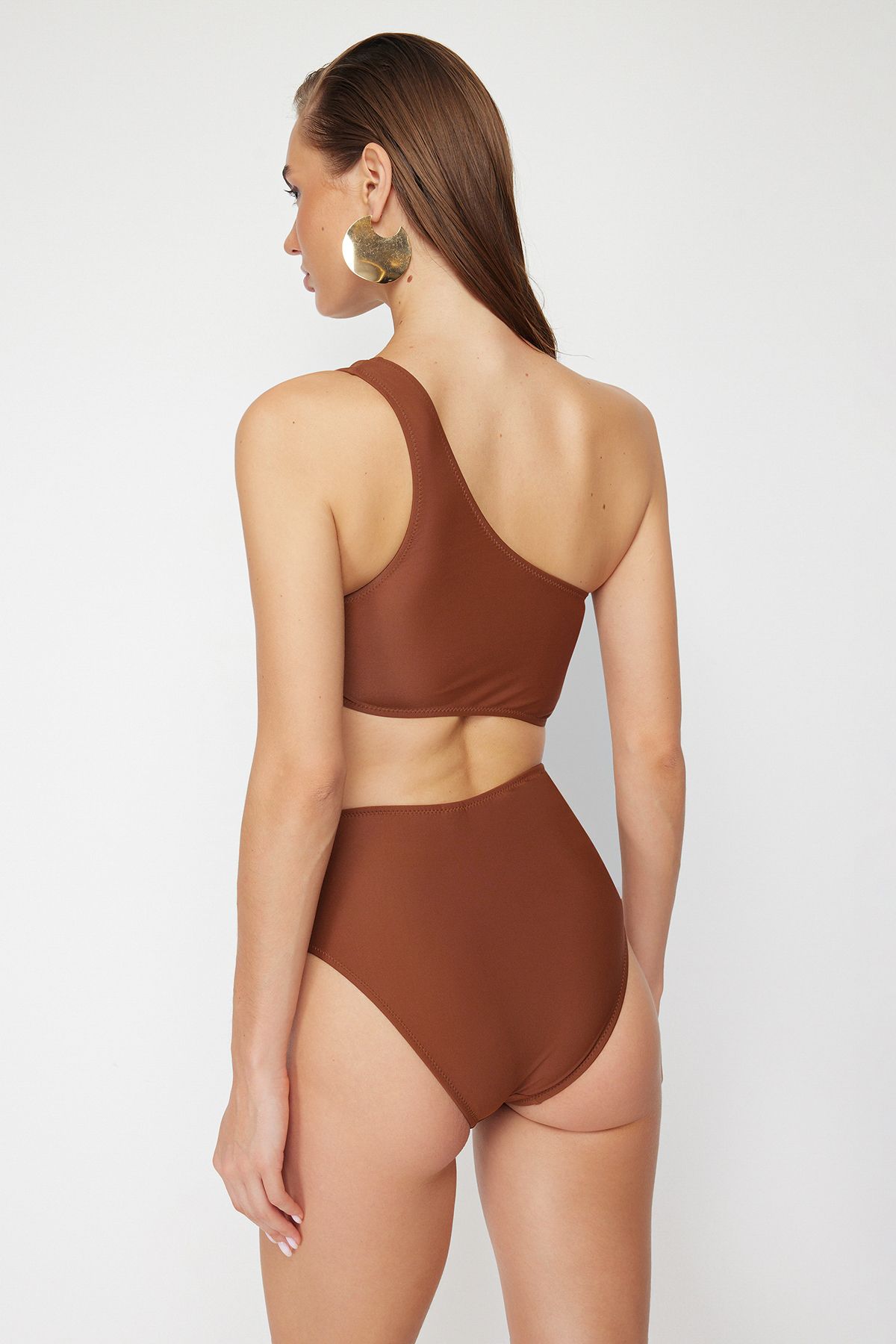 Trendyol Collection-Brauner Hipster-Badeanzug mit Single-Shoulder-Accessoire TBESS24MA00015 5