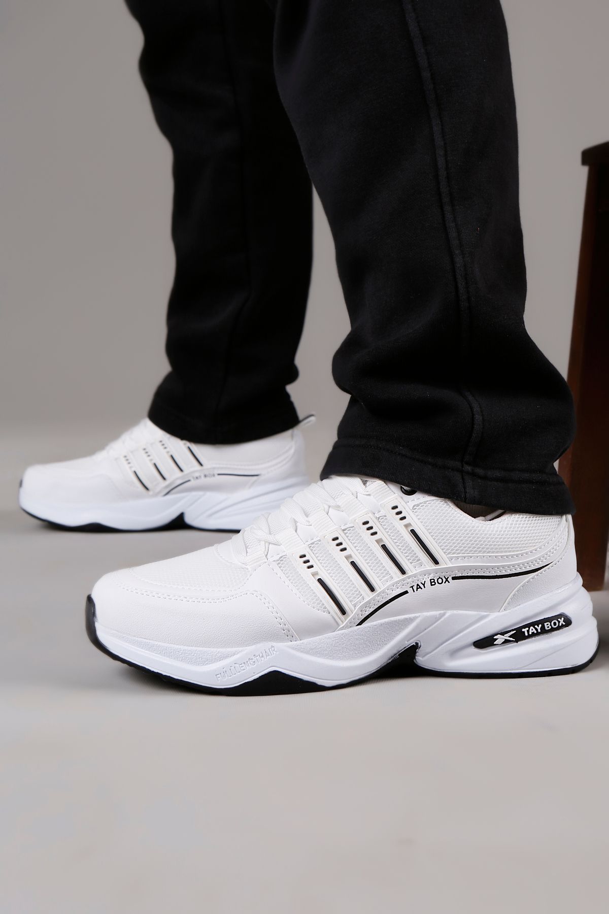 Water resistant 2025 white shoes