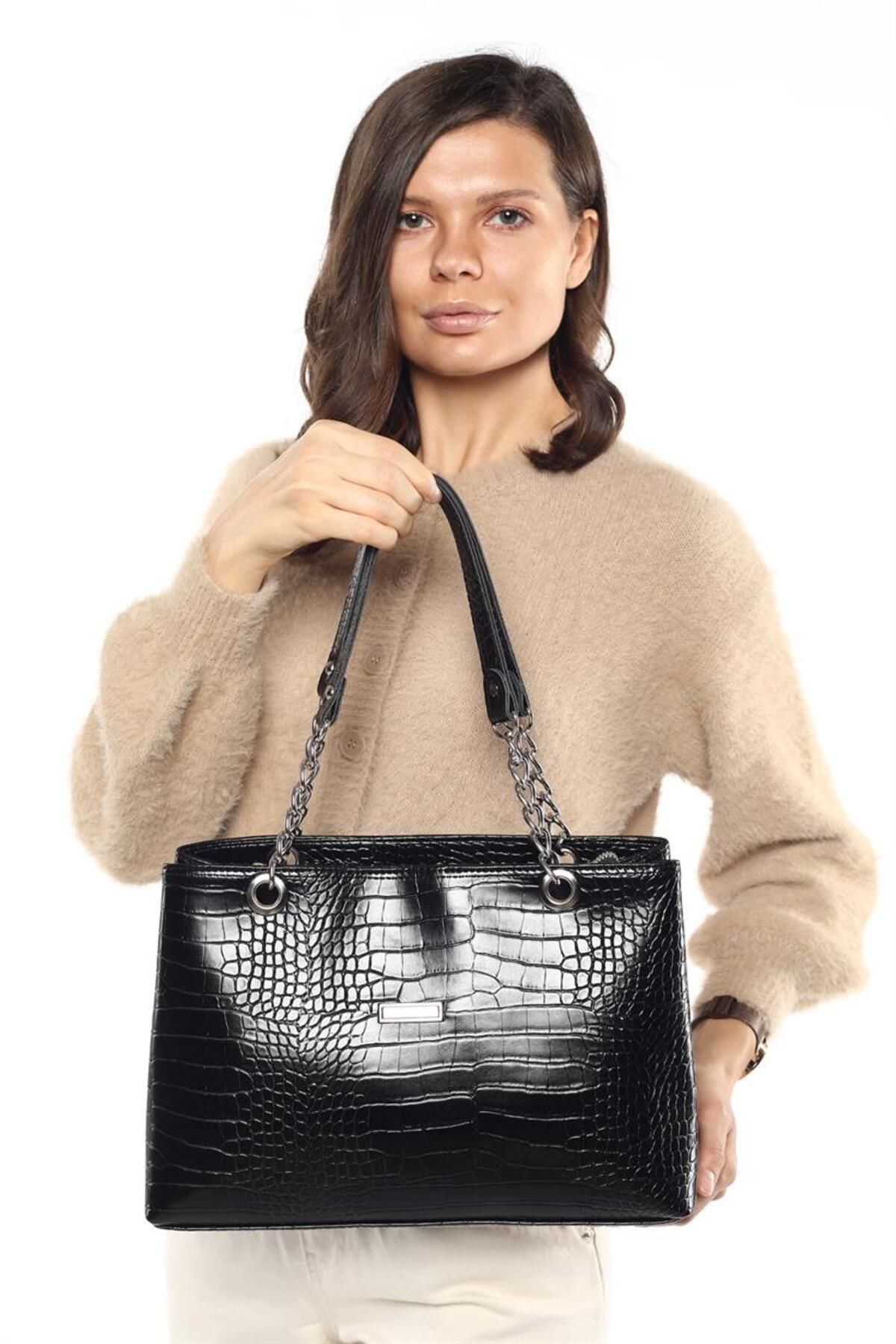Large quilted sales chain bag