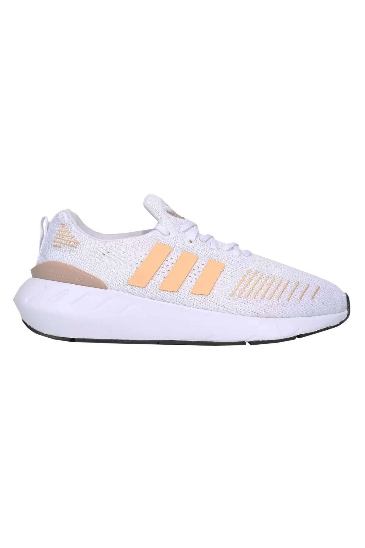 کفش پیاده روی سفید زنانه Swift Run 22 W • لباس ورزشی GZ9363 adidas