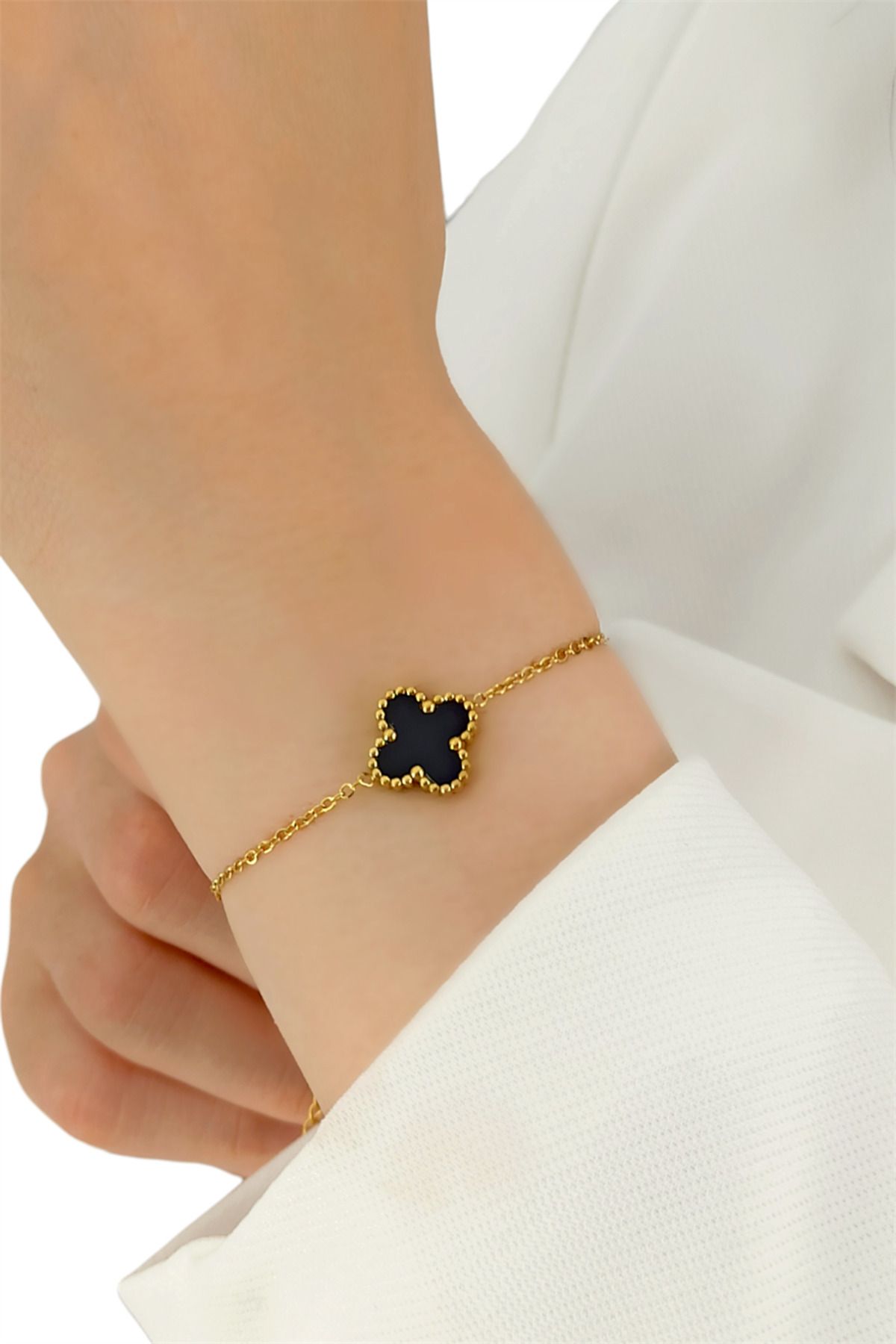 Van cleef shop single clover bracelet