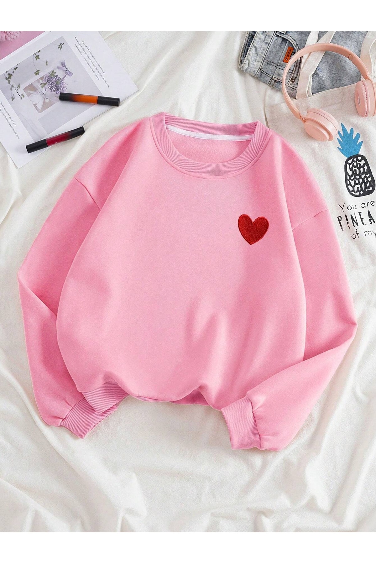 Women's Pink Small Heart Printed Oversized Crew Neck Sweatshirt