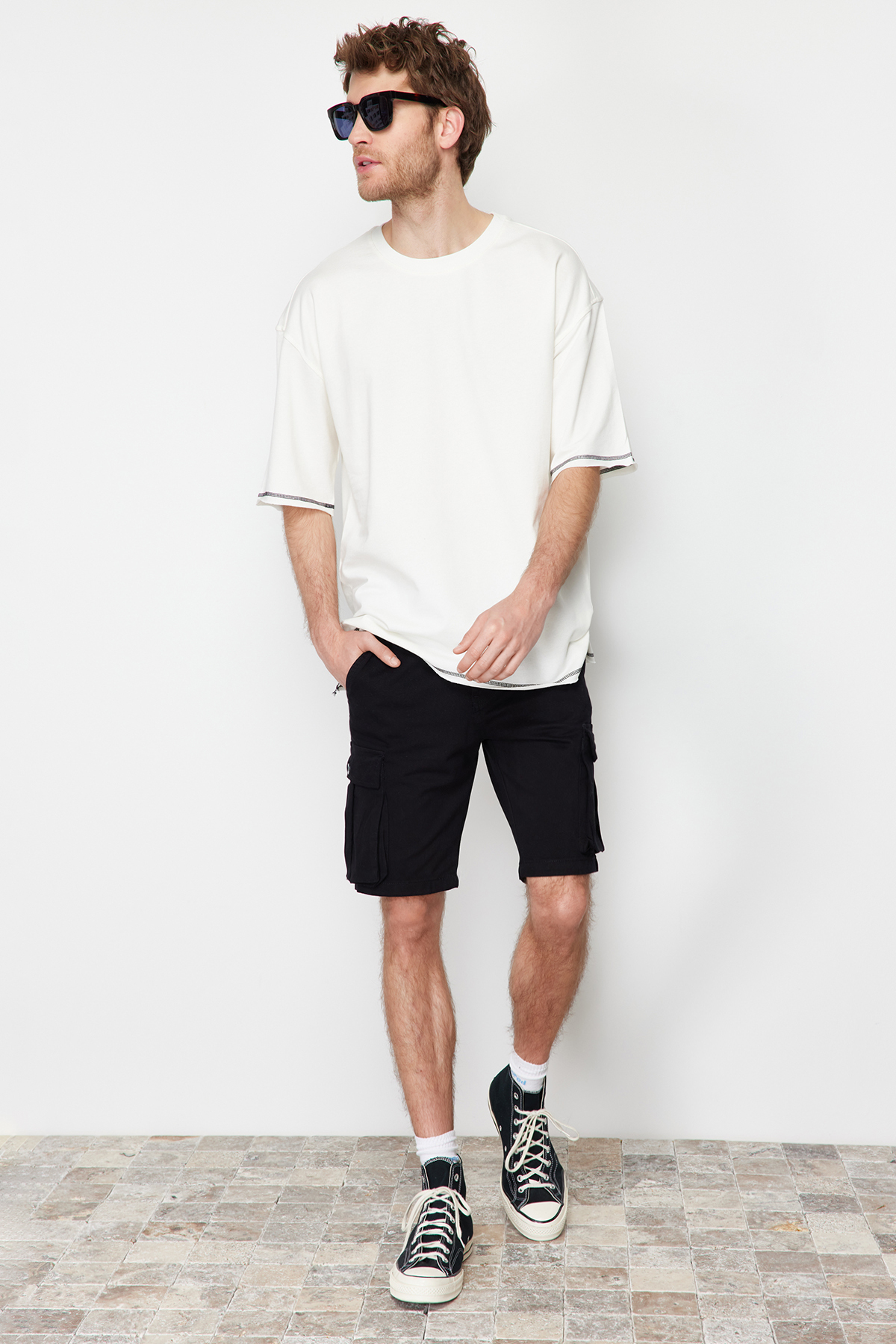 Trendyolmilla Man Ekru Oversize Dikiş Detaylı %100 Pamuklu T-Shirt TMNSS24TS00094