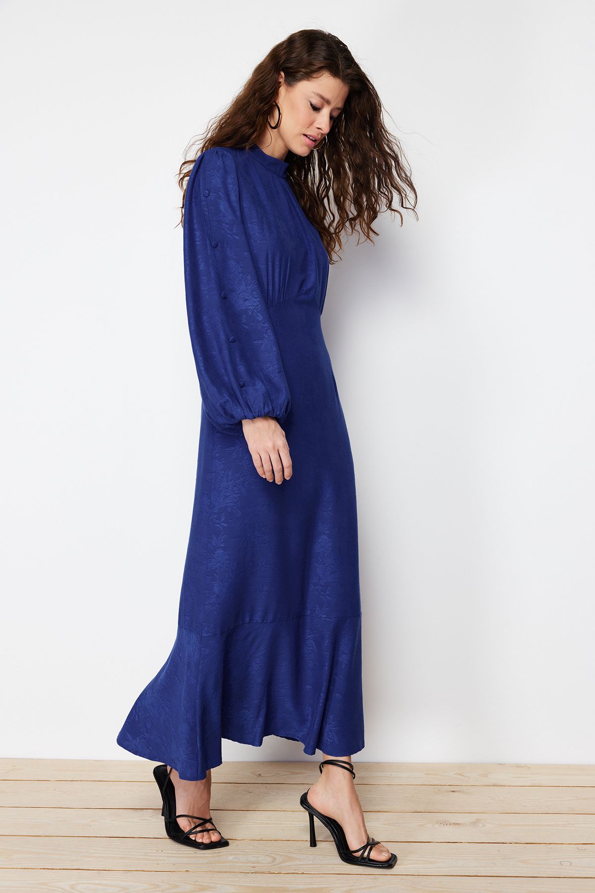 Trendyol Modest-Saks Jacquard-Blumen-Webkleid TCTSS24EB00064 6