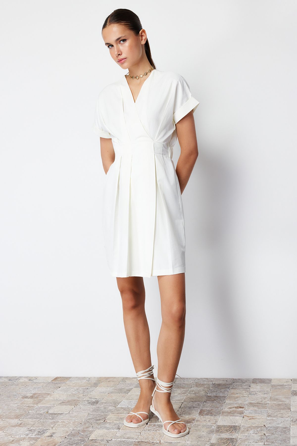 Trendyol Collection-Біла ткана сукня з відкритою талією, двобортним коміром, А-силуетом, міні-сукня TWOSS24EL00147 3