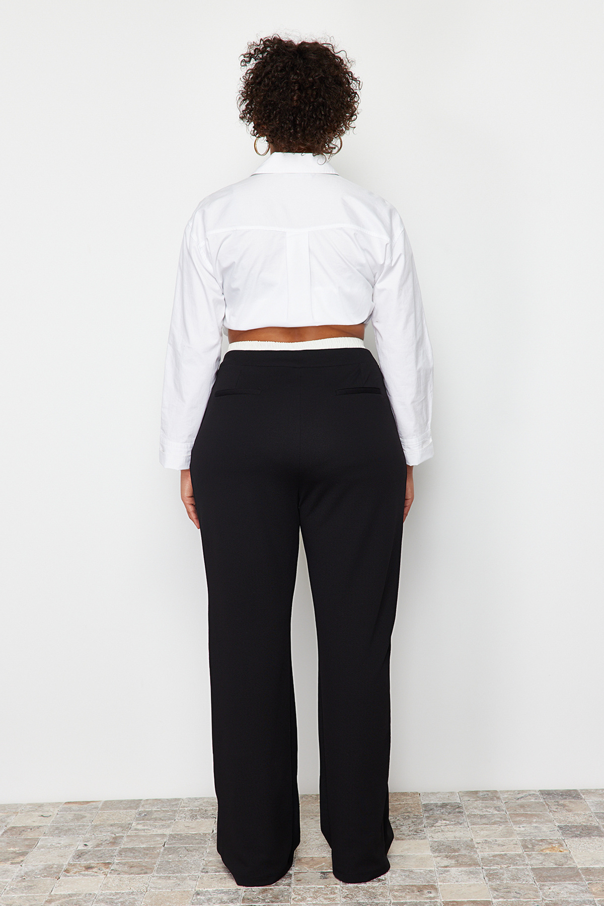 Trendyolmilla  Siyah Beli Poplin Detaylı Yüksek Bel Wide Leg/Geniş Paça Örme Büyük Beden Pantolon TBBSS24AR00000 - Görsel 6