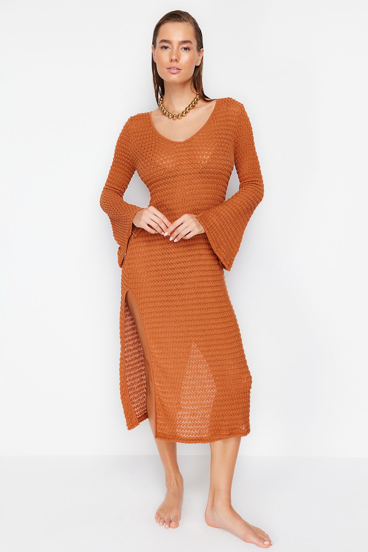 Trendyol Collection-Maxi-Strandkleid aus Strick - Braun, Schlitz, TBESS24EL00031 8