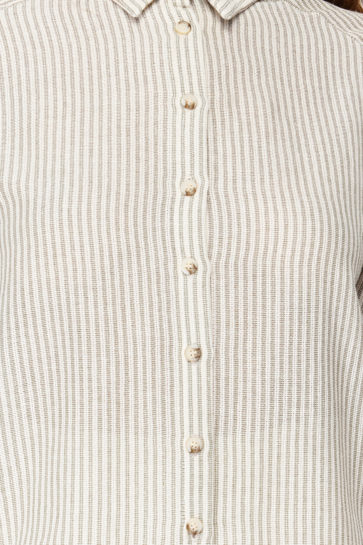 Trendyolmilla  Yeşil Çizgili Oversize Keten Görünümlü Dokuma Gömlek TWOSS24GO00050 - Görsel 4