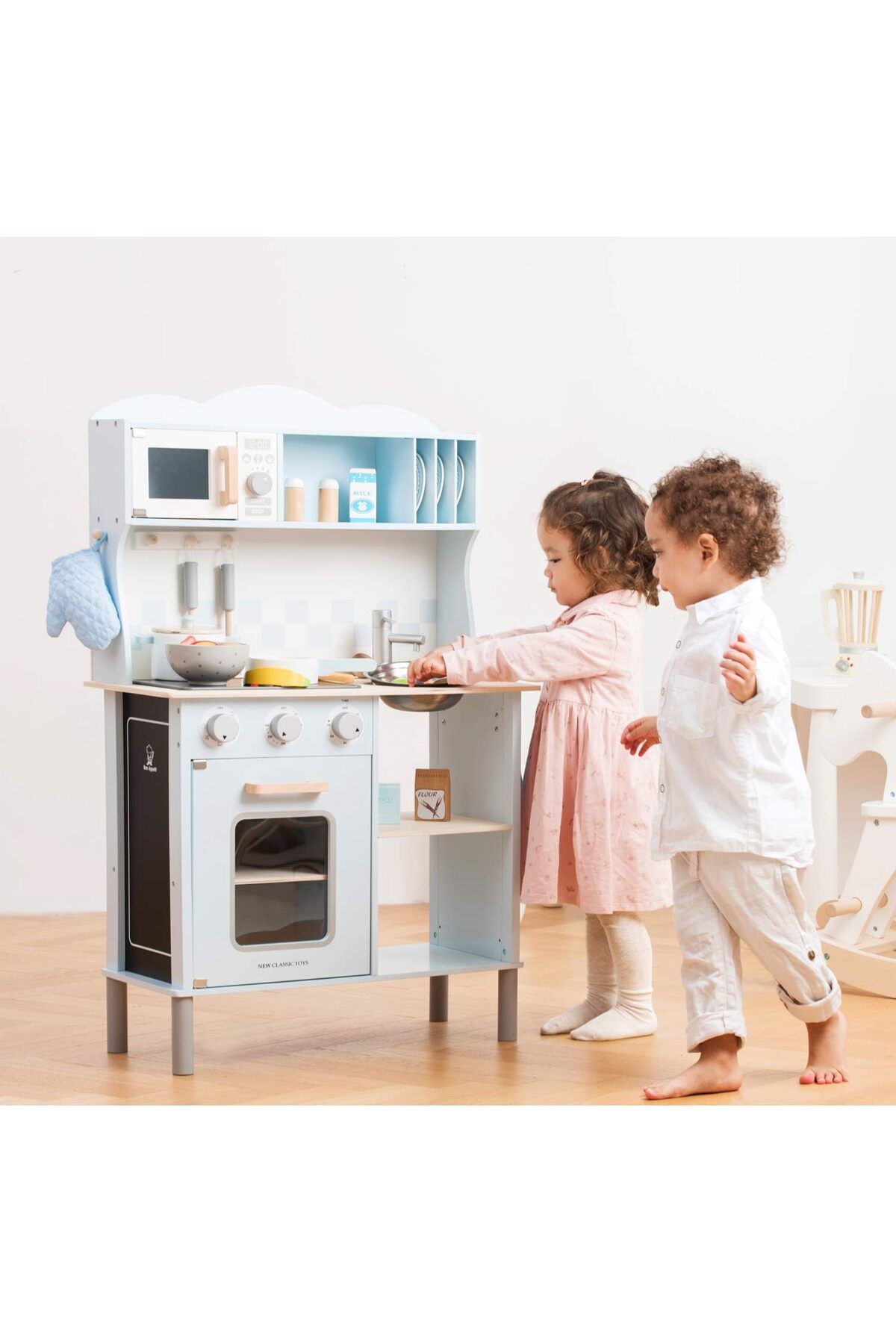 New Classic Toys Cocuklar cin E lenceli Mini Mutfak 100 cm Ah ap Mavi 11065 Oyuncak