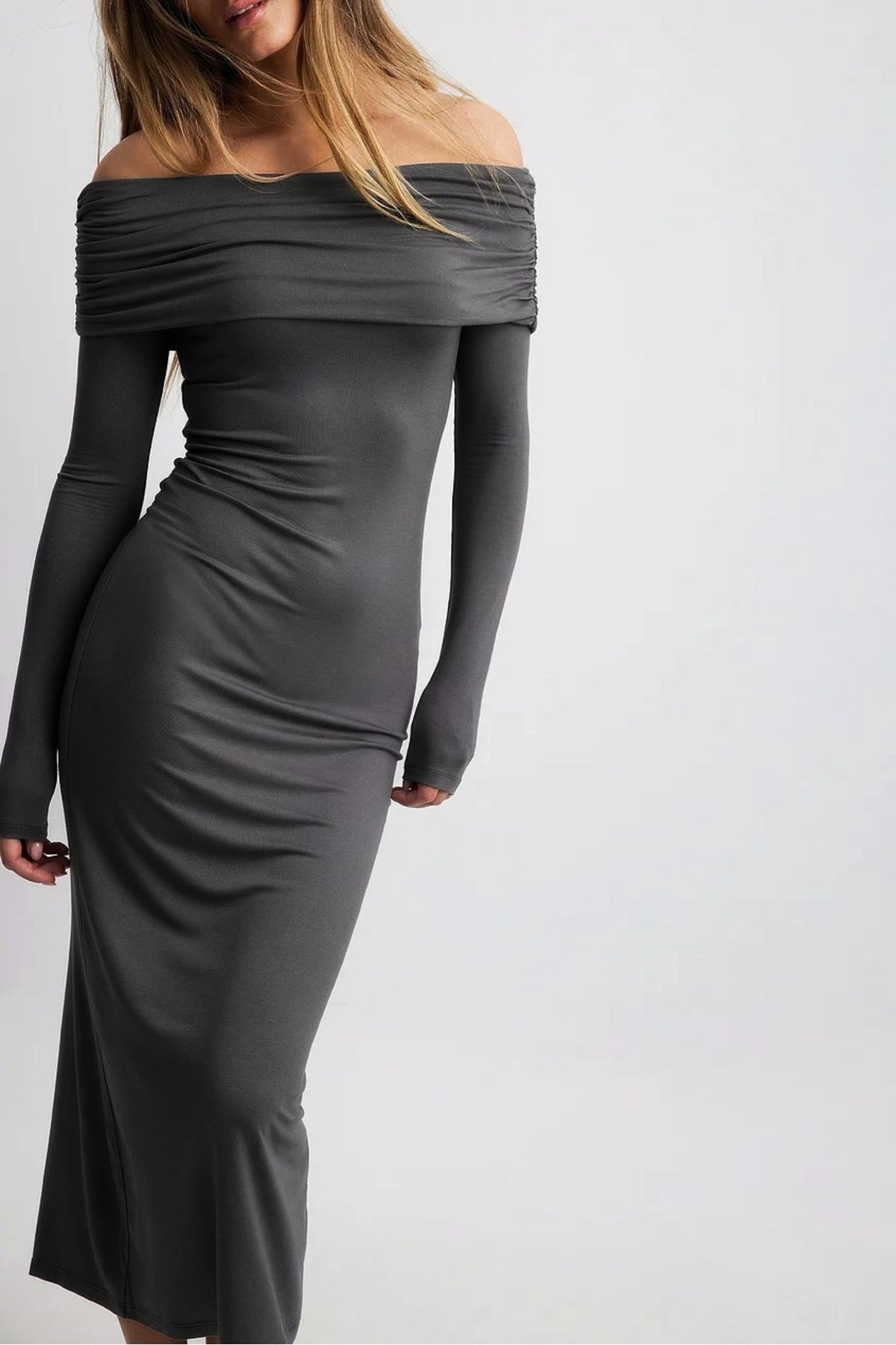 cest une longue robe de madonna