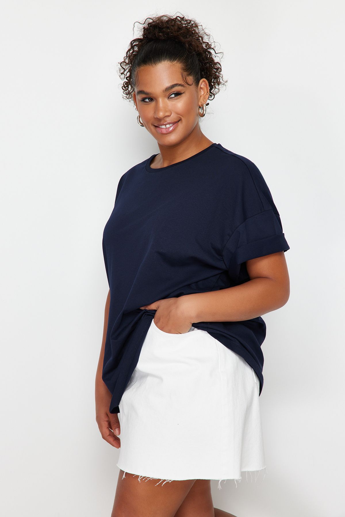 Trendyol Curve-Navy 100% Cotton Back Printed Relaxed Fit Crew Neck Knitted T-Shirt Tbbss24Bf00025 3