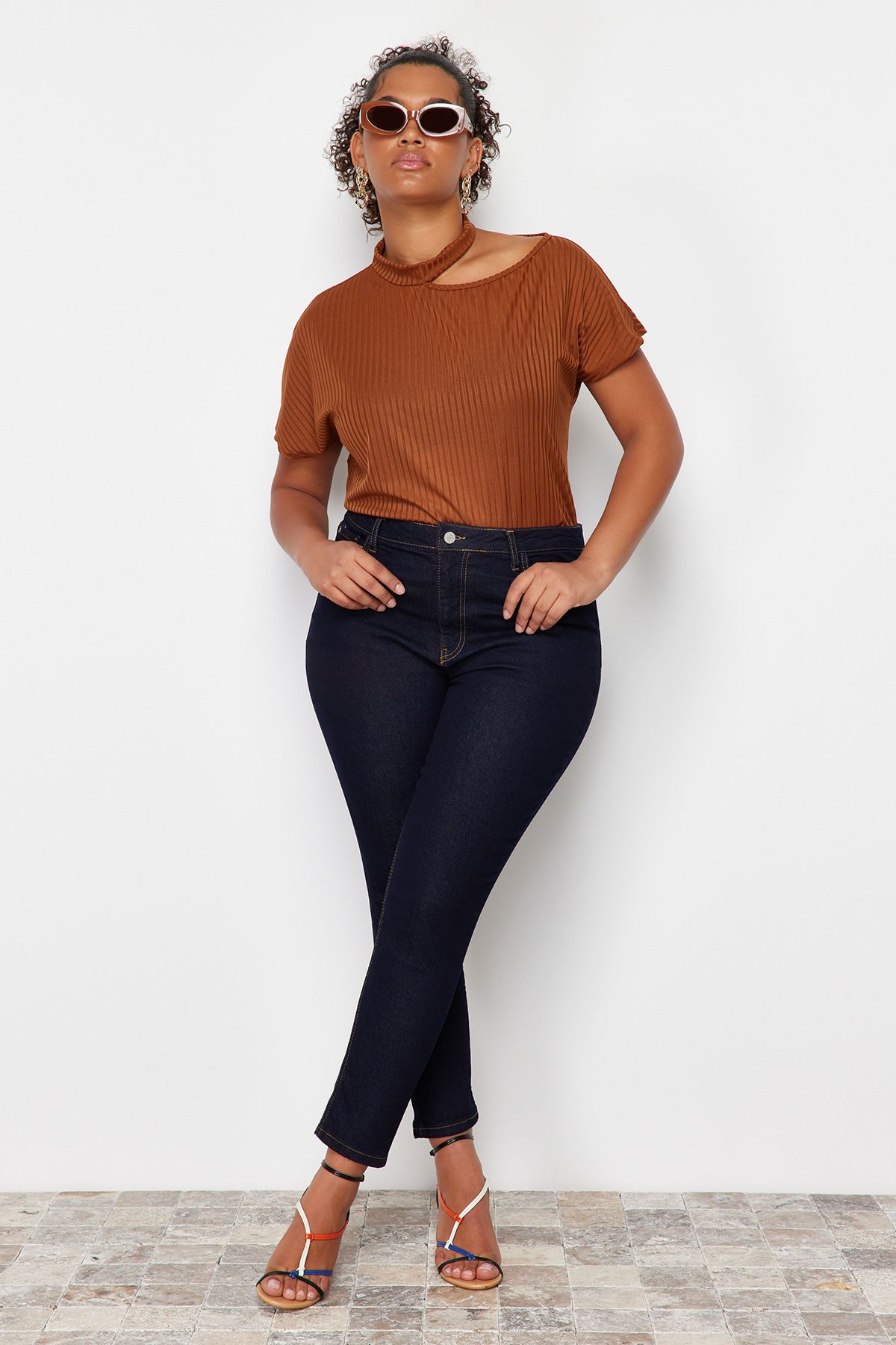 Trendyol Curve-Dark Blue Estra Flexible Skinny Jeans TBBSS24CJ00006 1