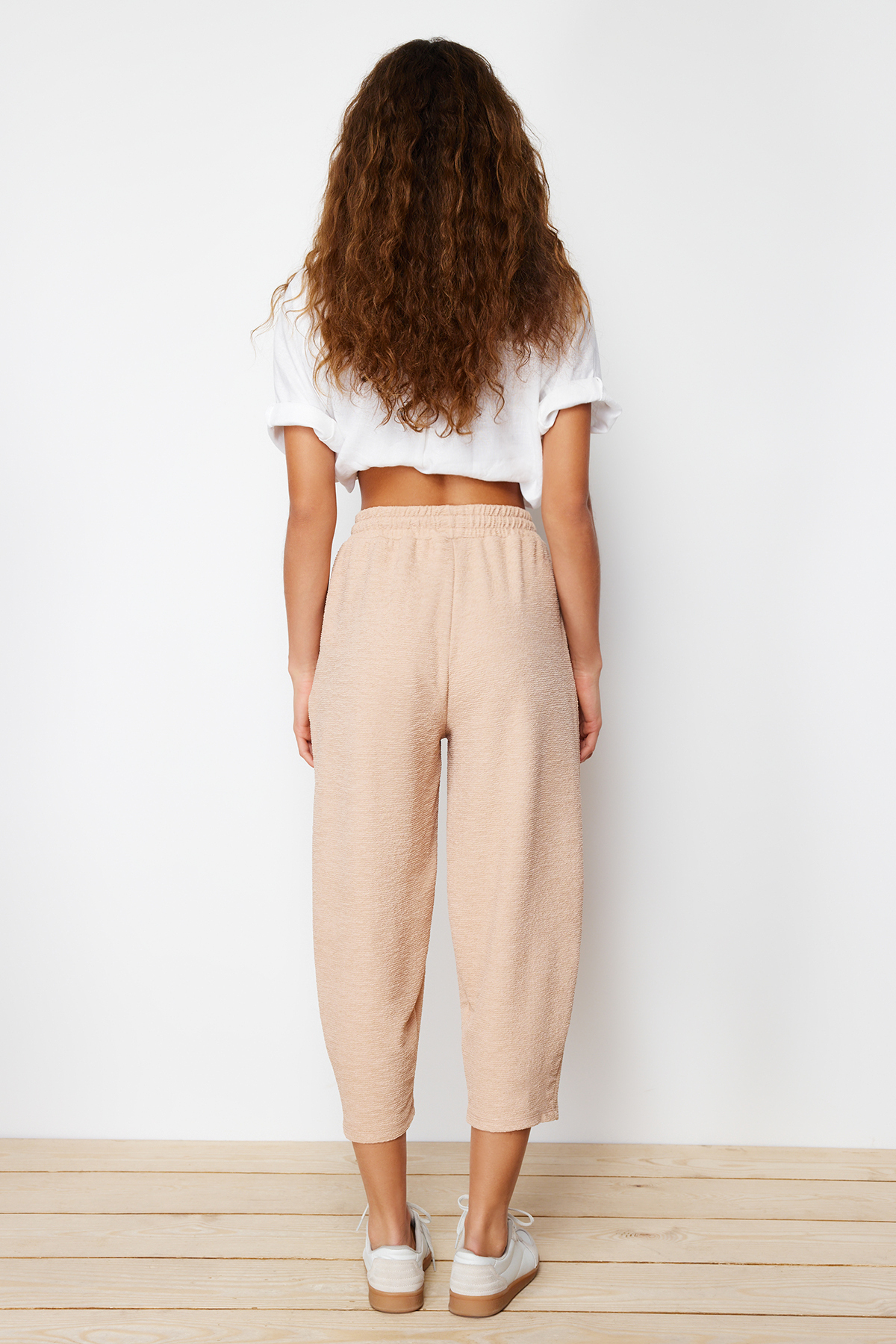 Trendyolmilla  Bej Dokulu Bürümcük Havuç/Şalvar Kesim Örme Pantolon TWOSS24PL00098 - Görsel 6