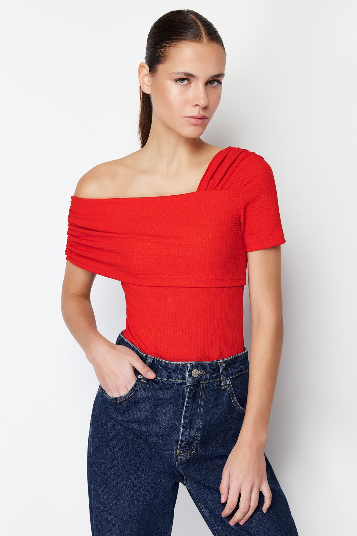 Trendyol Collection Czerwone, Dopasowane/dopasowujące Się Do Ciała, Dzianinowe Body Z Asymetrycznym Kołnierzykiem I Zatrzaskami Kobieta - XL