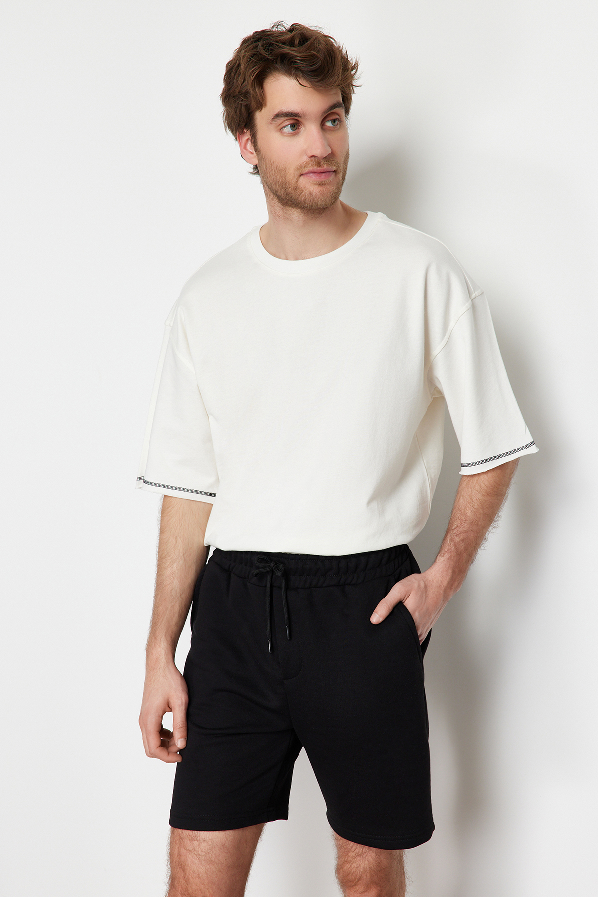 Trendyolmilla  Siyah Regular/Normal Kesim Basic Şort TMNSS24SR00026 - Görsel 4