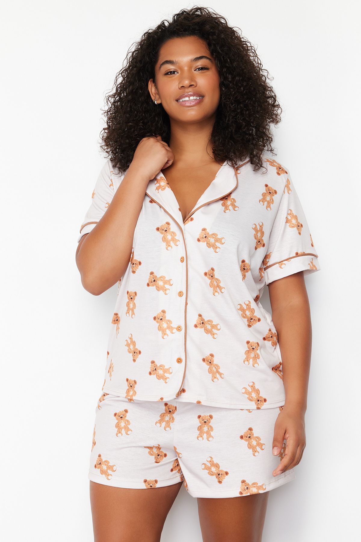 Trendyol Curve-Beiges Pyjama-Set mit Teddybär-Muster - Hemdkragen TBBSS24AI00004 3