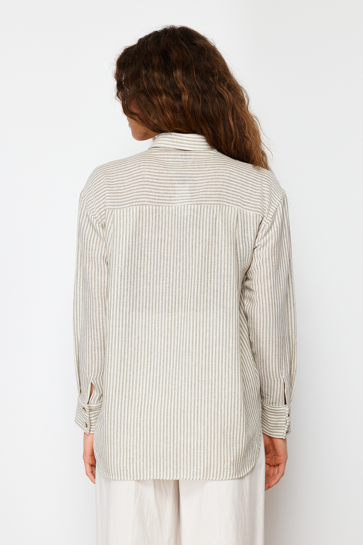 Trendyolmilla  Yeşil Çizgili Oversize Keten Görünümlü Dokuma Gömlek TWOSS24GO00050 - Görsel 6
