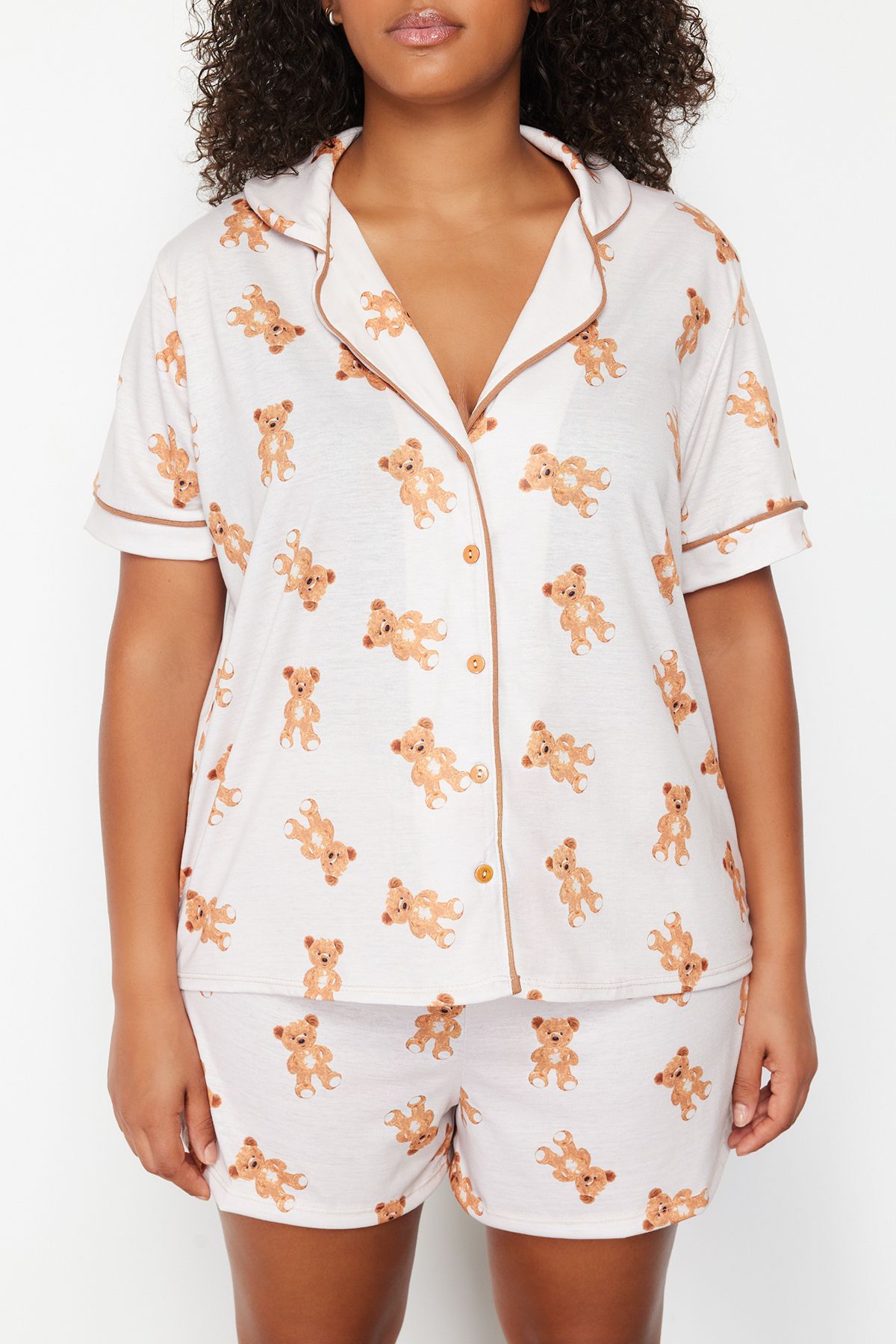Trendyol Curve-Beiges Pyjama-Set mit Teddybär-Muster - Hemdkragen TBBSS24AI00004 4