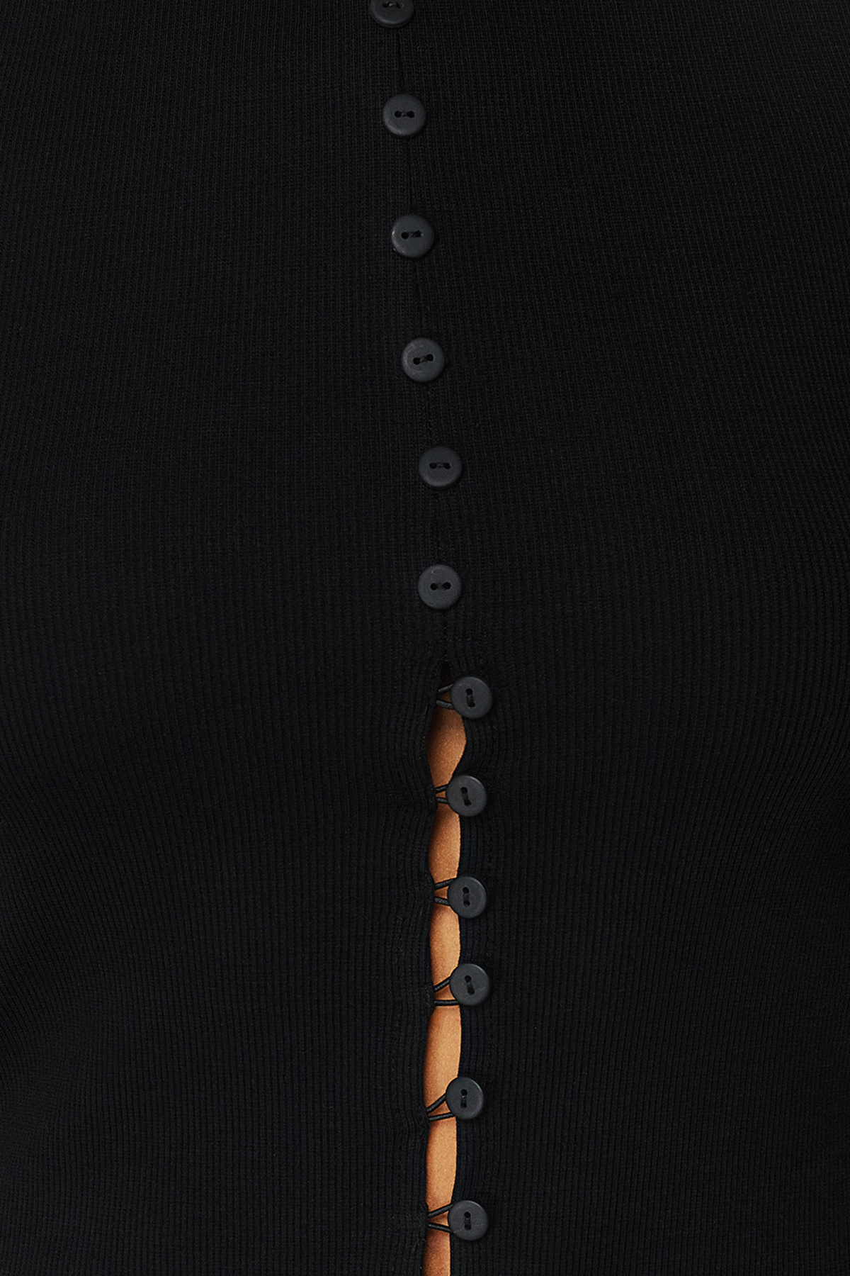 Trendyolmilla  Siyah Düğmeli Fitted/Vücuda Oturan Fitilli Esnek Örme Bluz TWOSS24BZ00306 - Görsel 4