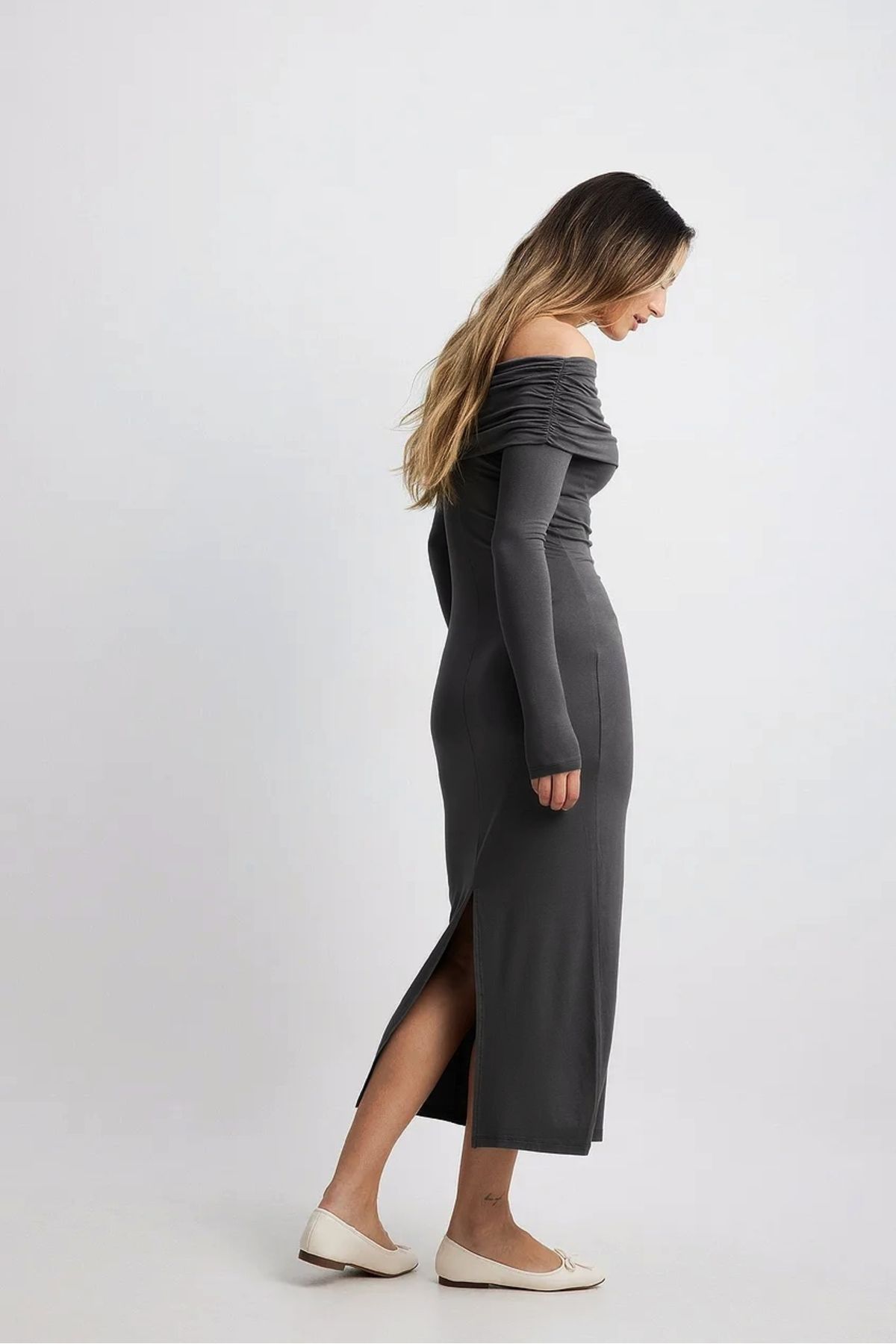 https://cdn.dsmcdn.com/ty1166/product/media/images/prod/SPM/PIM/20240208/18/cfb2b5db-8487-389a-9bec-03666ee0e5d9/1_org_zoom.jpg