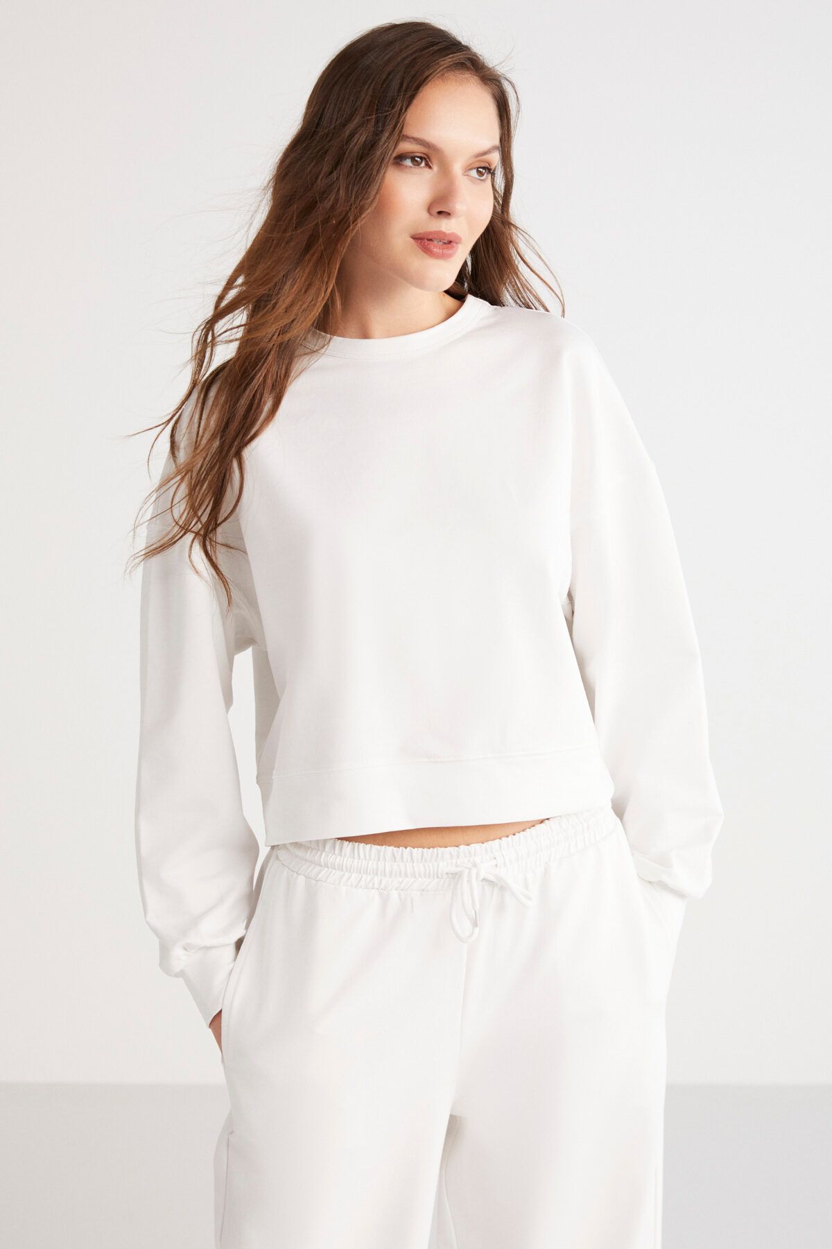 White tracksuit sales women's set