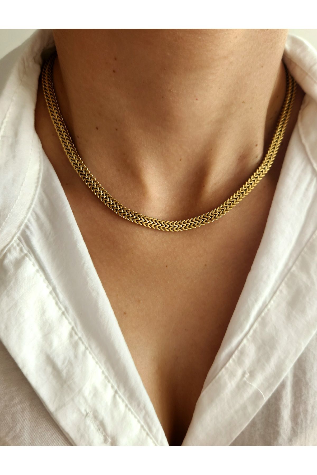 Necklace in 18 K gold snake chain Gross weight : 12.2 g… | Drouot.com