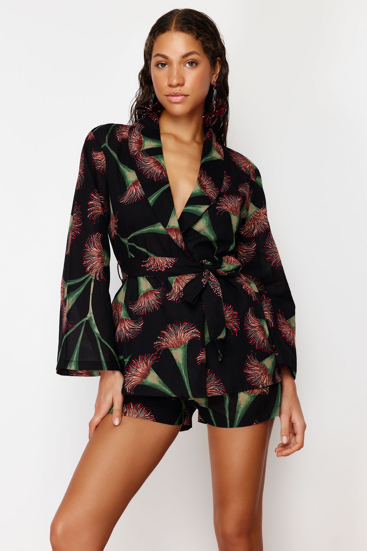 Trendyol Collection-Floral Print Belted Woven 100% Cotton Kimono Shorts Beach Suit Tbess24Au00012 4