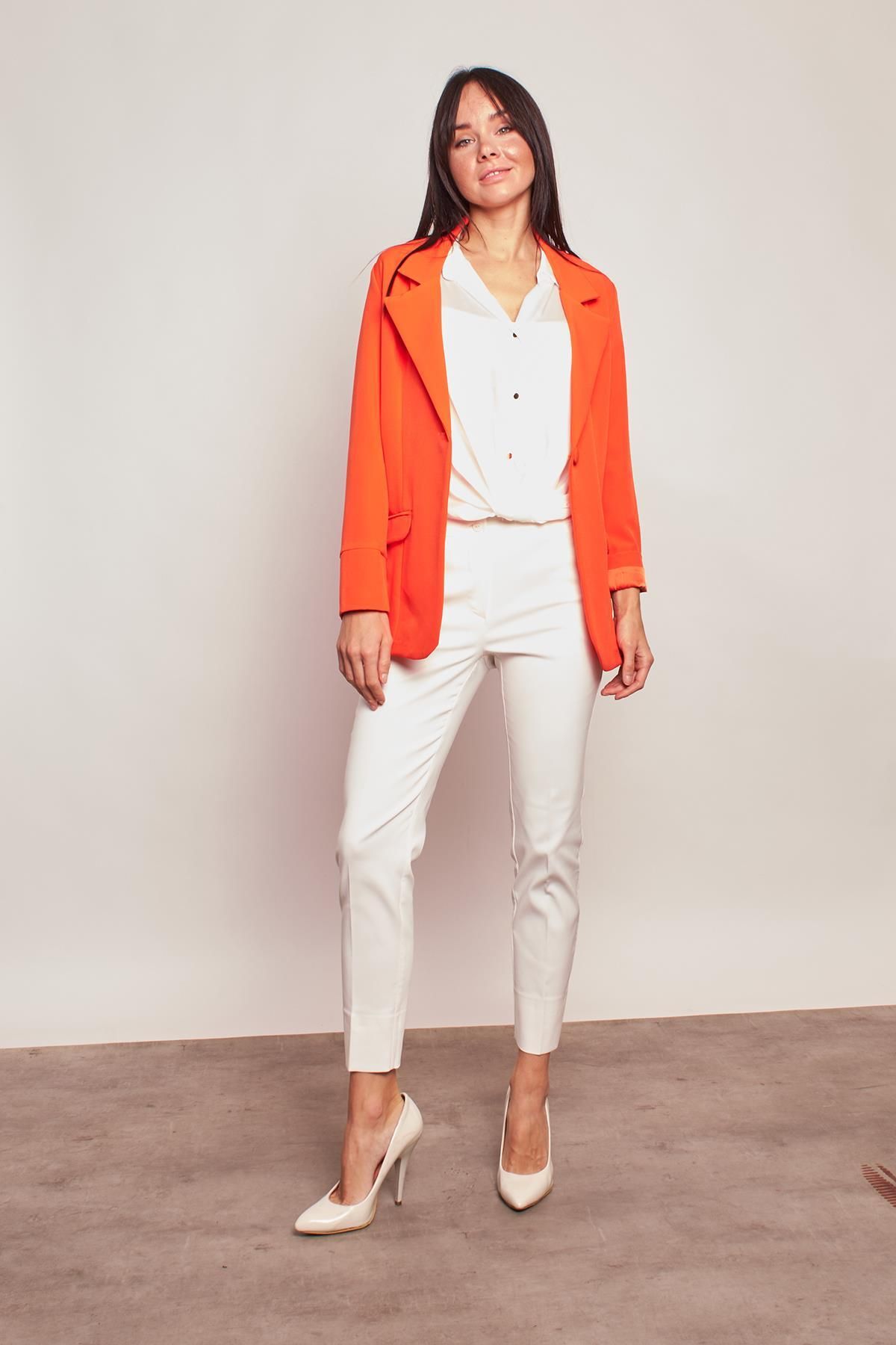 Dark trousers store light jacket