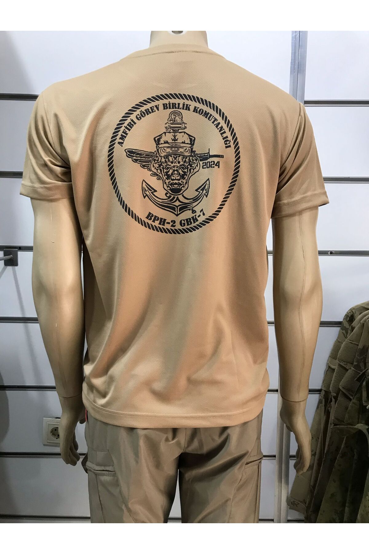 Karagöz-ΑΜΦΙΒΙ ΕΝΑΡΓΕΙΑ ΔΥΝΑΜΗΣ COM. ΤΥΠΩΜΕΝΟ T-Shirt 2