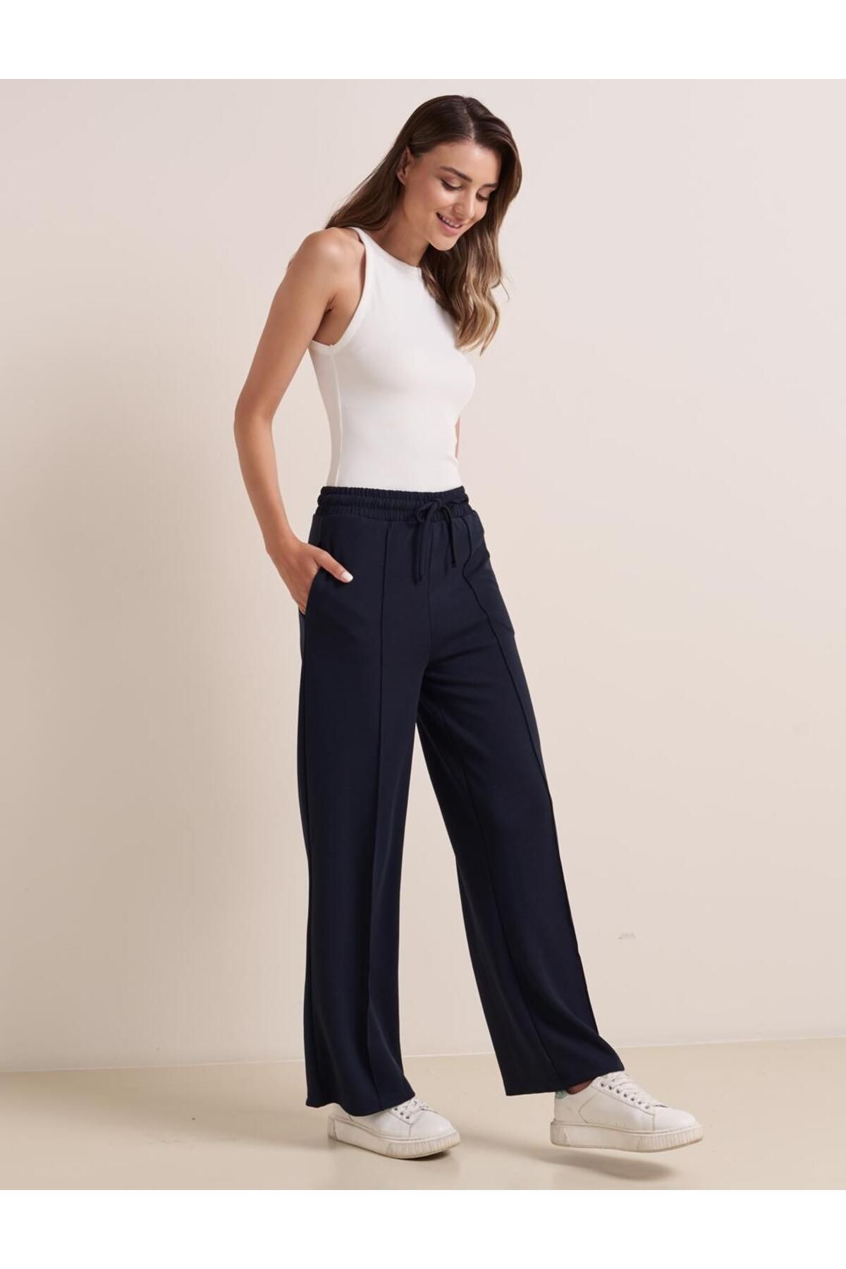 BOWIE - Loose Fit Organic Cotton Twill Trouser Dark Navy - Komodo Fashion