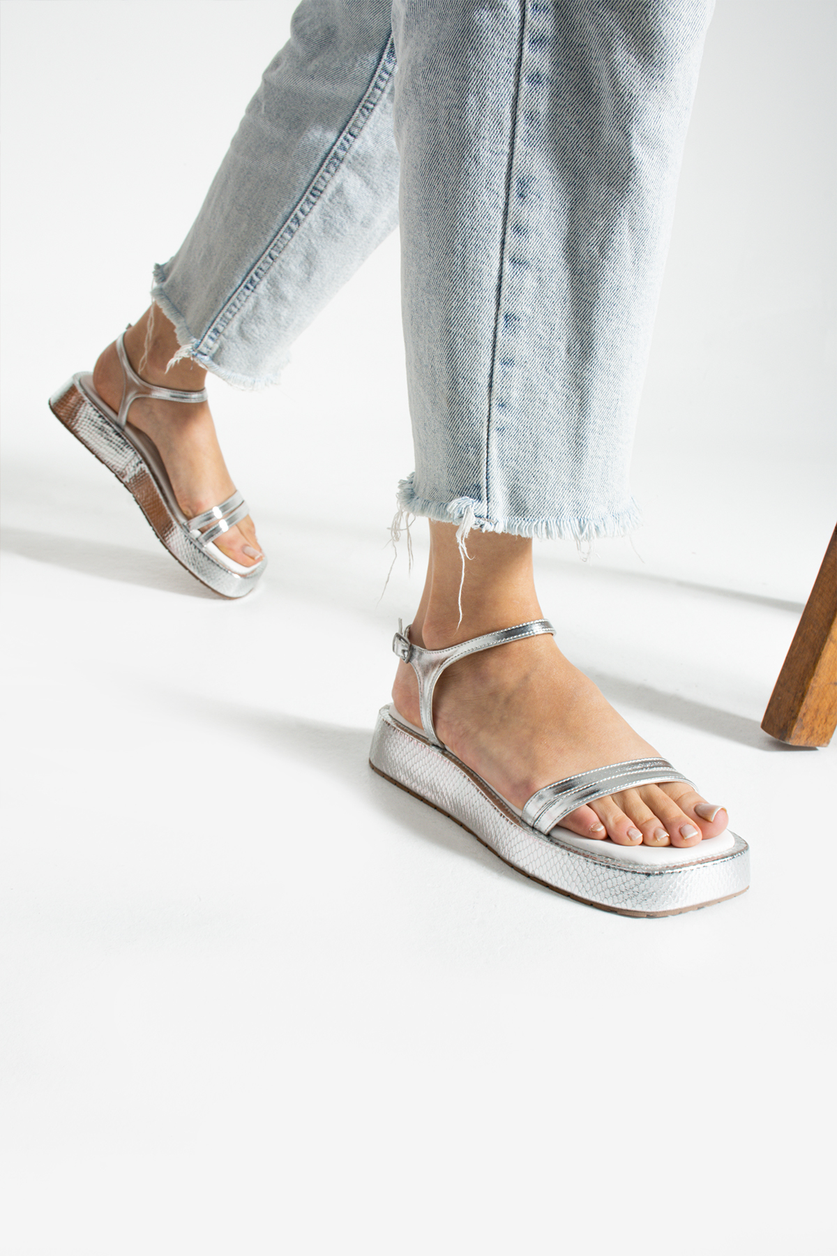 صندل زنانه نقره اي La Limar | 1287 اورجینال - تصویر 2