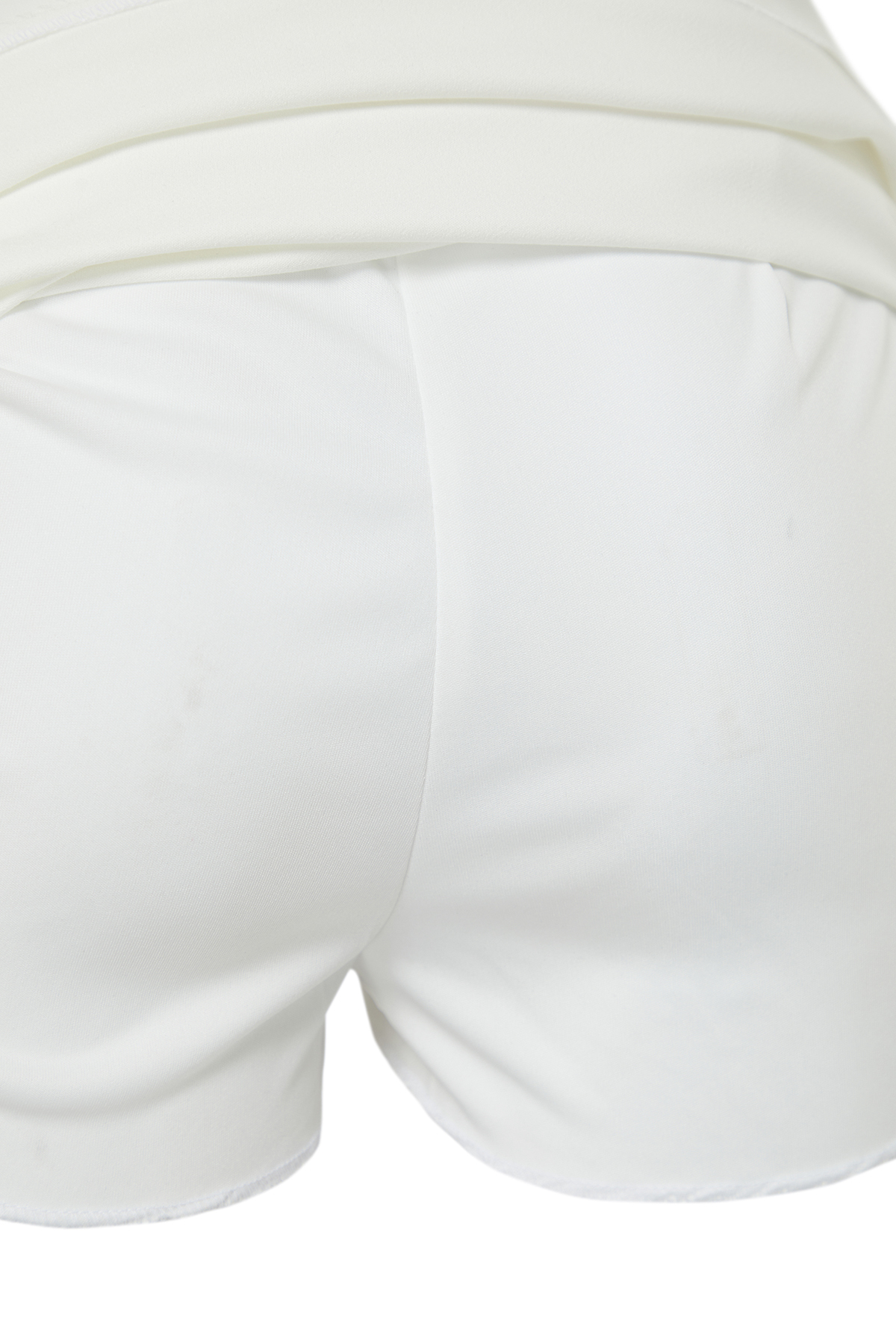 Trendyolmilla  Beyaz Yırtmaç Detaylı Kemerli Mini Boy Dokuma Etek Görünümlü Şort TWOSS24SR00046 - Görsel 9