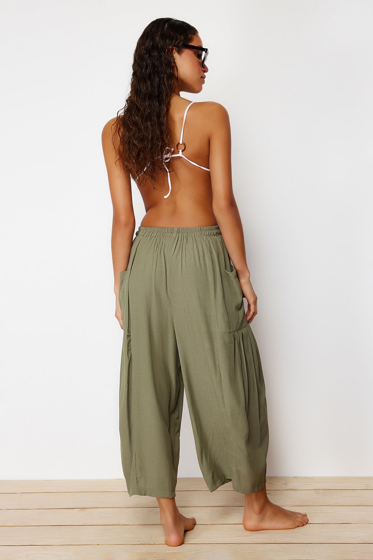 Trendyol Collection-Khakifarbene Webhose TBESS24PL00007 5